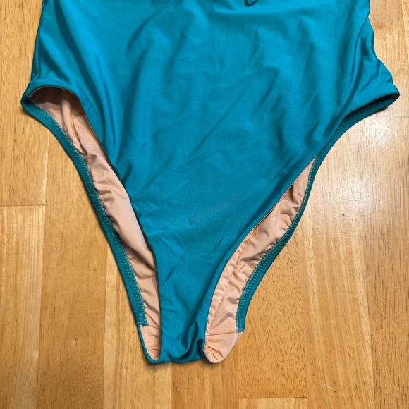 Trina Turk One Piece Swimsuit Size 6 - Picture 3 of 9